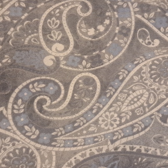 Emily Danielle Paisley Mock Neck Long Sleeve Blouse. Size Large NWT - Picture 9 of 9